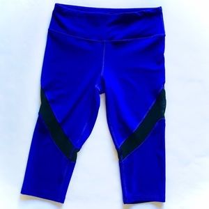 Velocity - Cropped Leggings